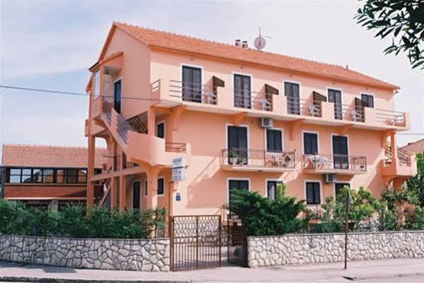 Bed and Breakfast Pansion Maria Zadar Exterior foto